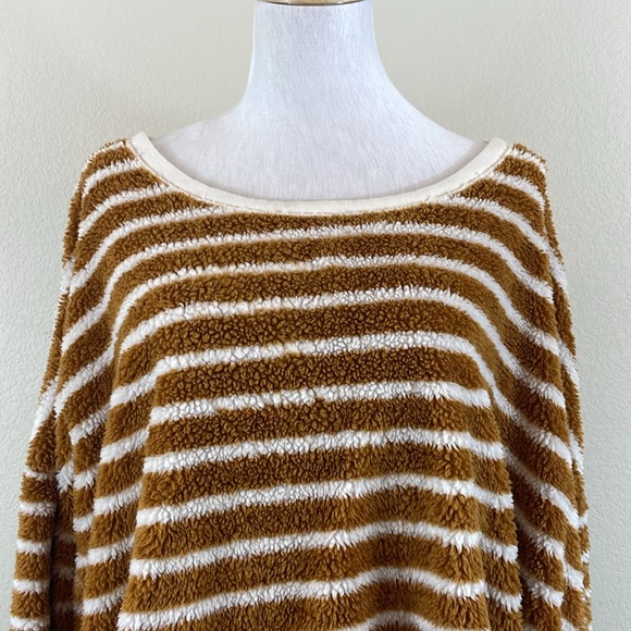 Free People brown and white stripe fuzzy long sleeve sweater size medium - Picture 2 of 9